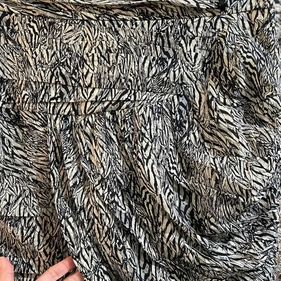 🐦‍⬛ EUC Leifsdottir Anthropologie pleated mini skirt sz 6 - Picture 2 of 10